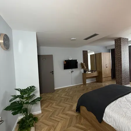 Onin Gasthuis Tirana